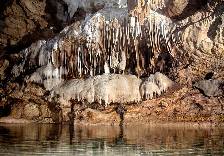 A Falvaterra le leggendarie Grotte della Lamia